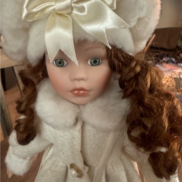 Emily Elizabeth 2001 LIMITED EDITION by Paul Sebastion MINT CONDITION - Picture 1 of 5